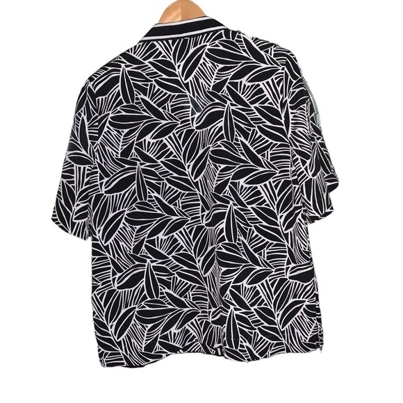 Allison Daley Graphic Black and White Leaf Design shirt - Picture 2 of 4